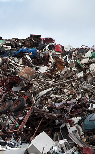 廢棄汽車(chē)金屬門(mén)